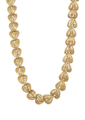 Lot 171 - A gold filigree heart necklace