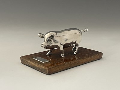 Lot 368a - A Victorian silver novelty zoomorphic mustard...
