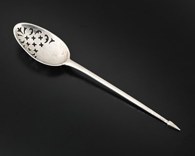 Lot 142 - An eighteenth-century English silver 'basket...