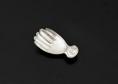 Lot 130 - A George III silver novelty caddy spoon...