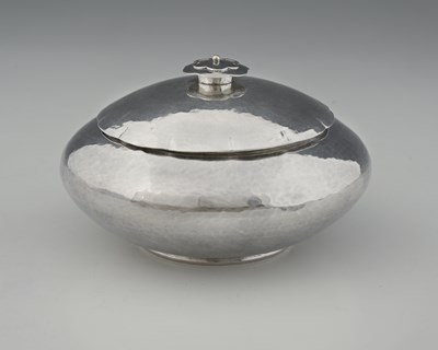 Lot 535 - An Elizabeth II Modernist silver bowl and...