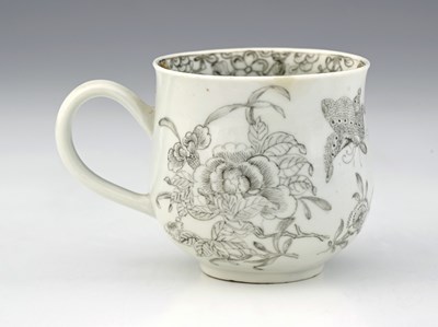 Lot 660 - A Worcester porcelain pencilled cup, circa...