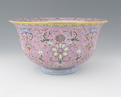 Lot 393 - A Chinese famille rose jardiniere, Daoguang...