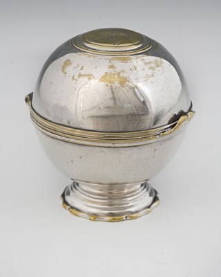 Lot 594 - An eighteenth-century 'French plate' soap or...