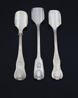 Lot 46 - Three silver cheese scoops, one fiddle, thread...