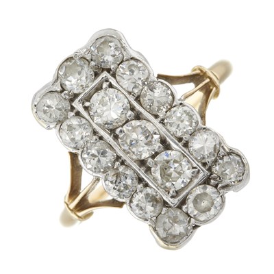 Lot 19 - An Edwardian 18ct gold diamond cluster dress ring