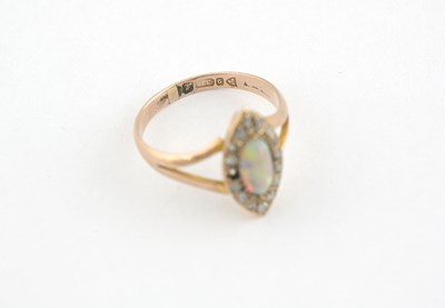 Lot 33 - An early 20th century opal and diamond cluster ring