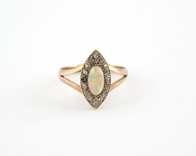 Lot 33 - An early 20th century opal and diamond cluster ring
