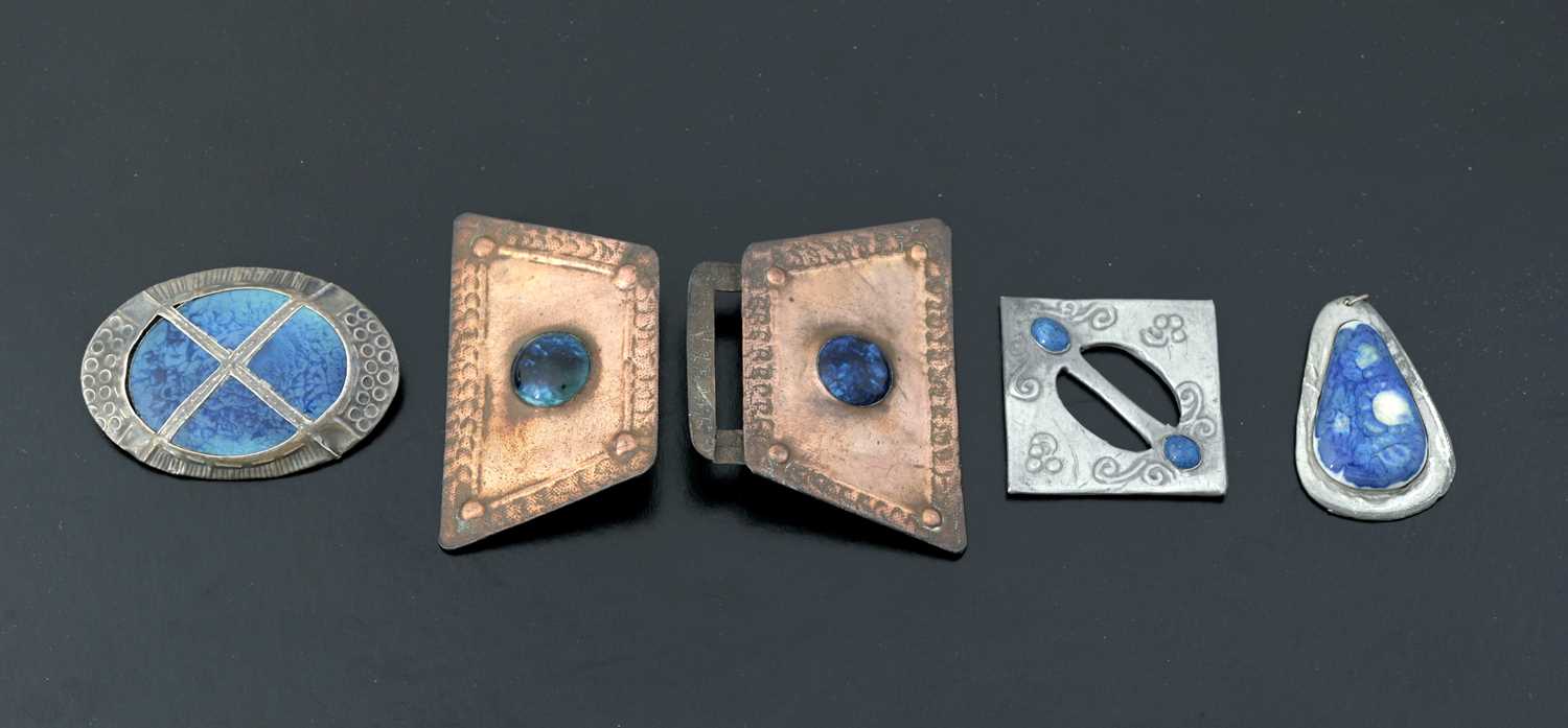 Lot 17 - Four pieces of Ruskin plaque set jewellery,...