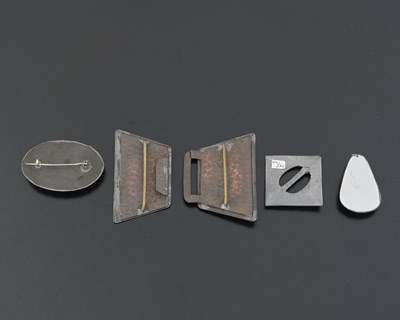 Lot 17 - Four pieces of Ruskin plaque set jewellery,...