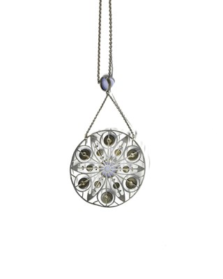 Lot 31 - An Art Nouveau silver blue chalcedony necklace