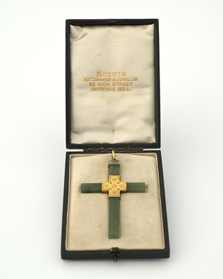 Lot 6 - An early 20th century gold mounted nephrite jade cross pendant