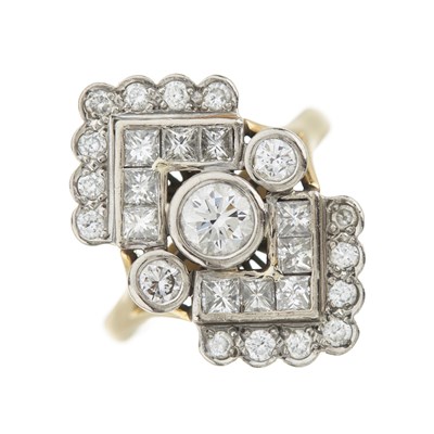 Lot 185 - An 18ct gold diamond cluster dress ring