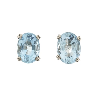 Lot 159 - A pair of 18ct gold aquamarine single-stone stud earrings