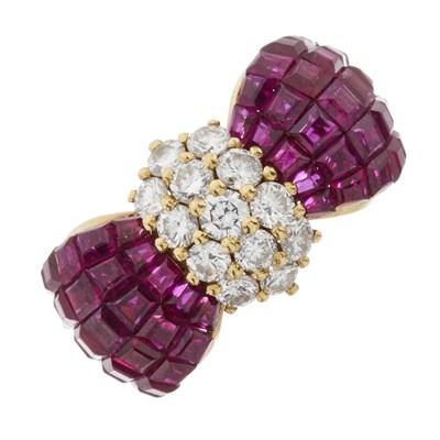 Lot 171 - An 18ct gold ruby and diamond bow dress ring