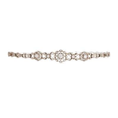 Lot 34 - A late Victorian silver and gold diamond necklace