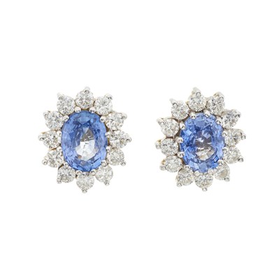 Lot 122 - A pair of 18ct gold sapphire and diamond cluster stud earrings