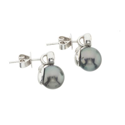 Lot 27 - A pair of 18ct gold pearl and diamond earrings