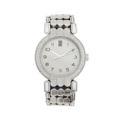 Lot 200 - Harry Winston, an 18ct gold factory diamond set Premier bracelet watch
