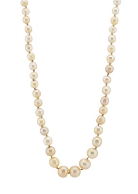 Lot 9 - An early 20th century graduated pearl necklace,...