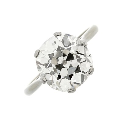 Lot 19 - An early 20th century platinum old-cut diamond...