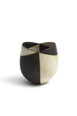 Lot 453 - John Ward (1938-2023) Ovoid vessel with cut...