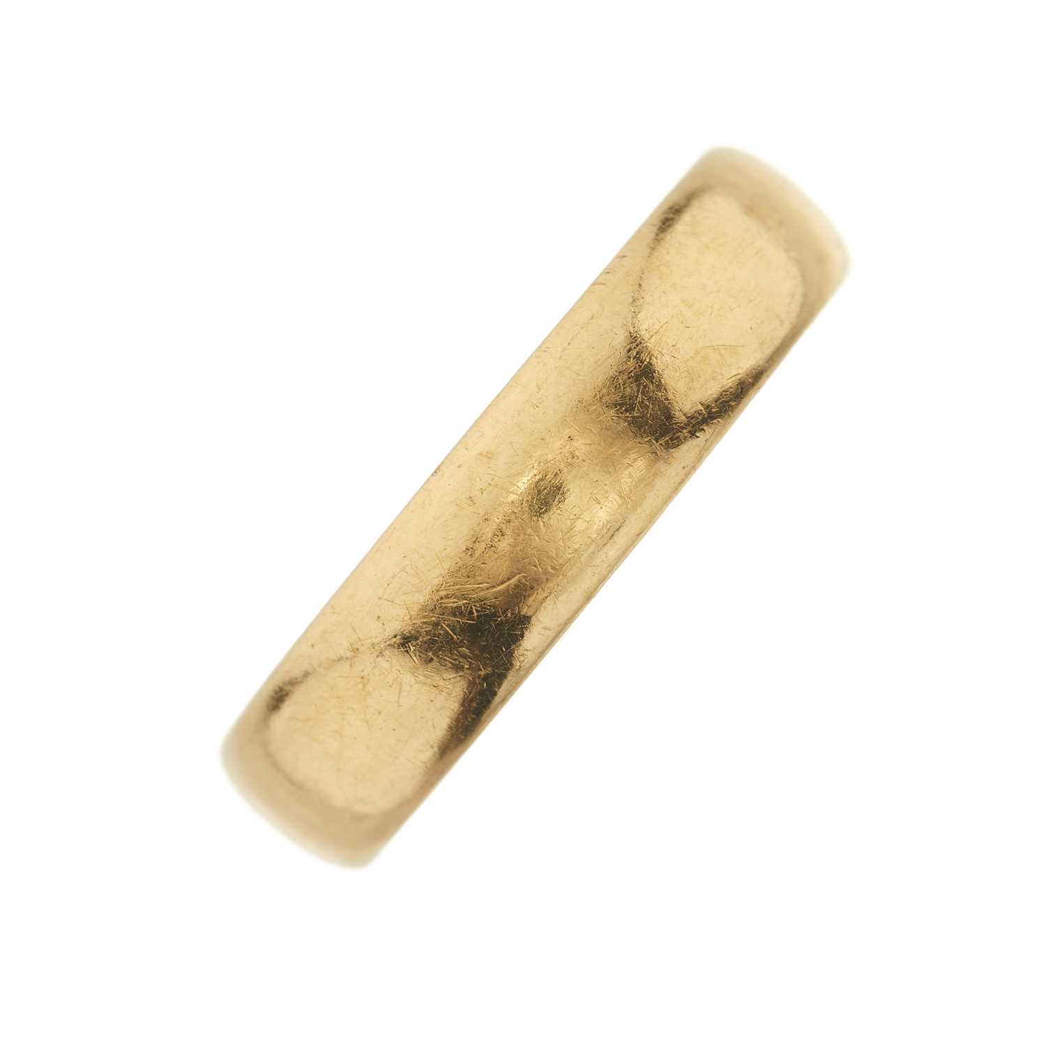 Lot 33 - An early 20th century 22ct gold band ring