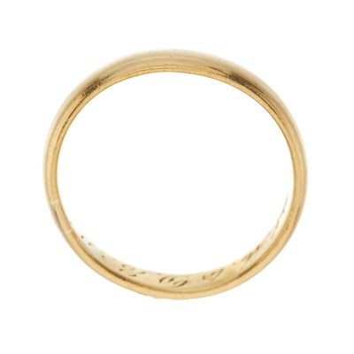 Lot 33 - An early 20th century 22ct gold band ring
