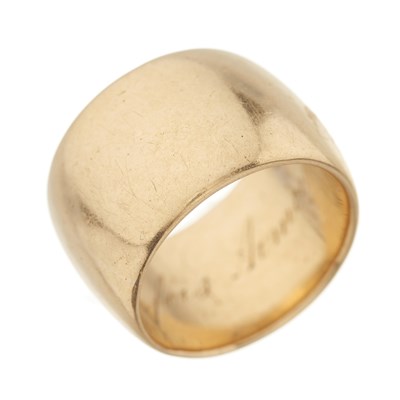 Lot 36 - A late 19th century 18ct gold wide wedding band ring