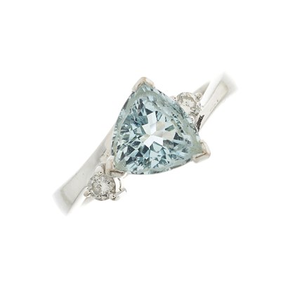Lot 119 - An 18ct gold triangular-shape aquamarine and...