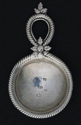 Lot 25 - A George III silver caddy spoon, by Samuel...