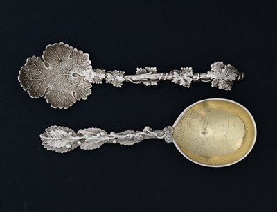 Lot 189 - A Victorian silver naturalistic caddy spoon,...