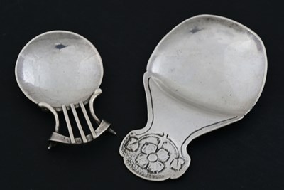 Lot 192 - A George V silver Arts and Crafts caddy spoon,...