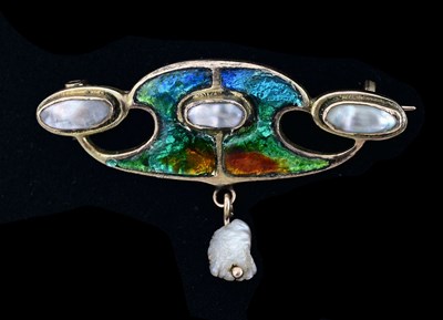 Lot 30 - An Arts & Crafts gold pearl and enamel brooch, attributed to Archibald Knox
