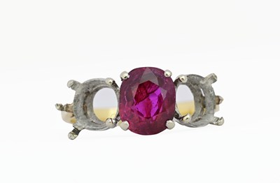 Lot 531 - A ruby three-stone ring mount