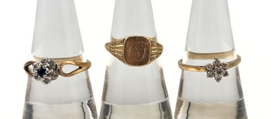 Lot 345 - Three 9ct gold rings