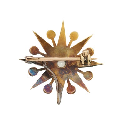 Lot 4 - A late Victorian 14ct gold split pearl and old-cut diamond star brooch