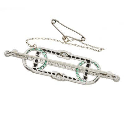Lot 41 - An Art Deco brilliant-cut and single-cut diamond, emerald and onyx brooch