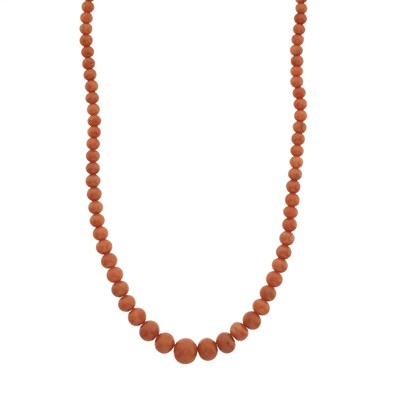 Lot 181 - A graduated coral bead necklace