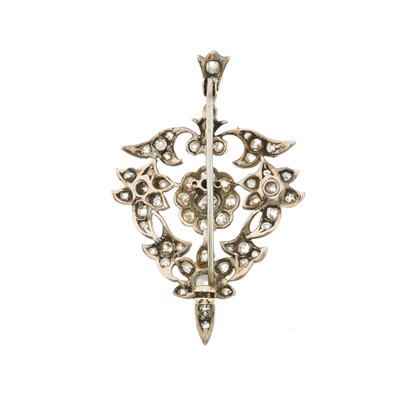 Lot 46 - A late Victorian old-cut diamond floral brooch