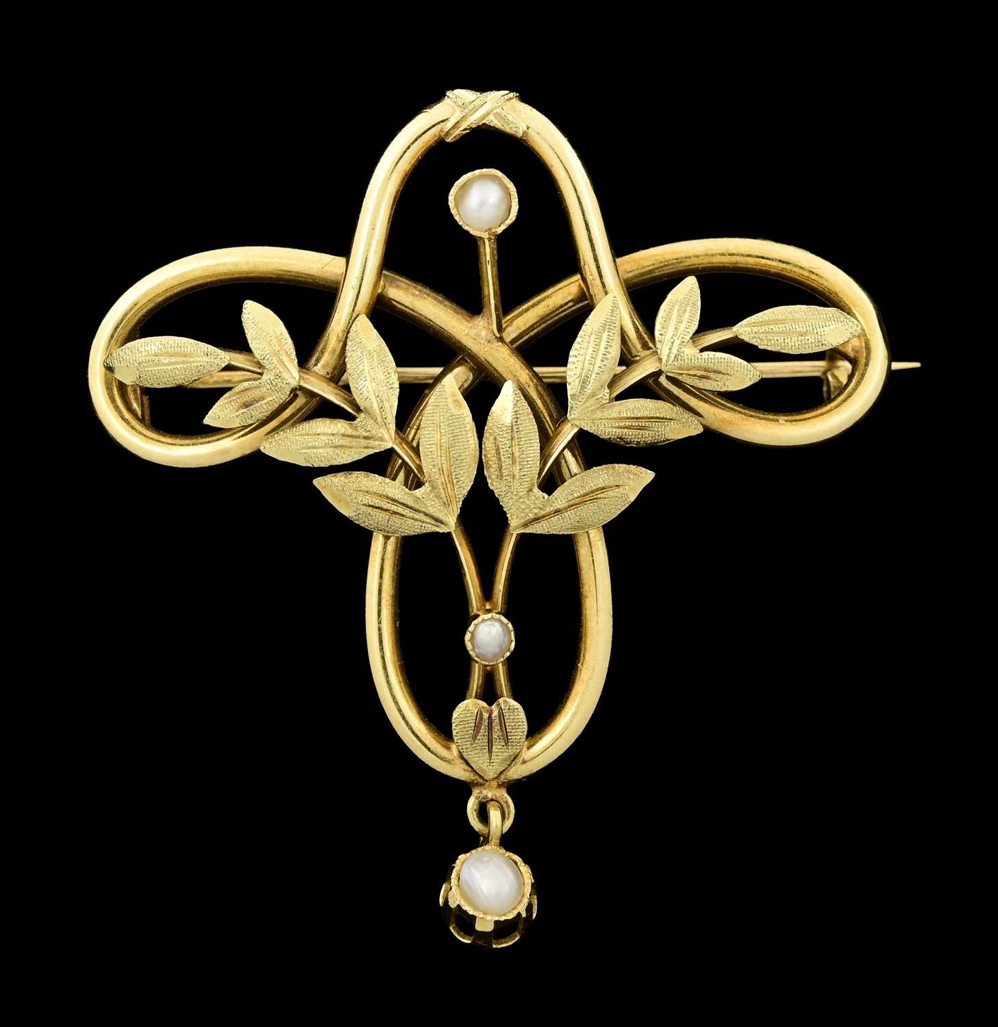 Lot 37 - An Art Nouveau gold split pearl foliate brooch