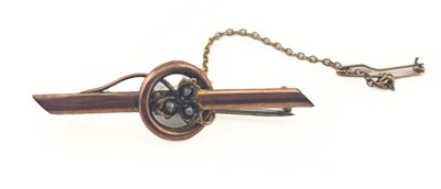 Lot 348 - An early 20th century 9ct gold amethyst and split pearl pendant and a split pearl brooch