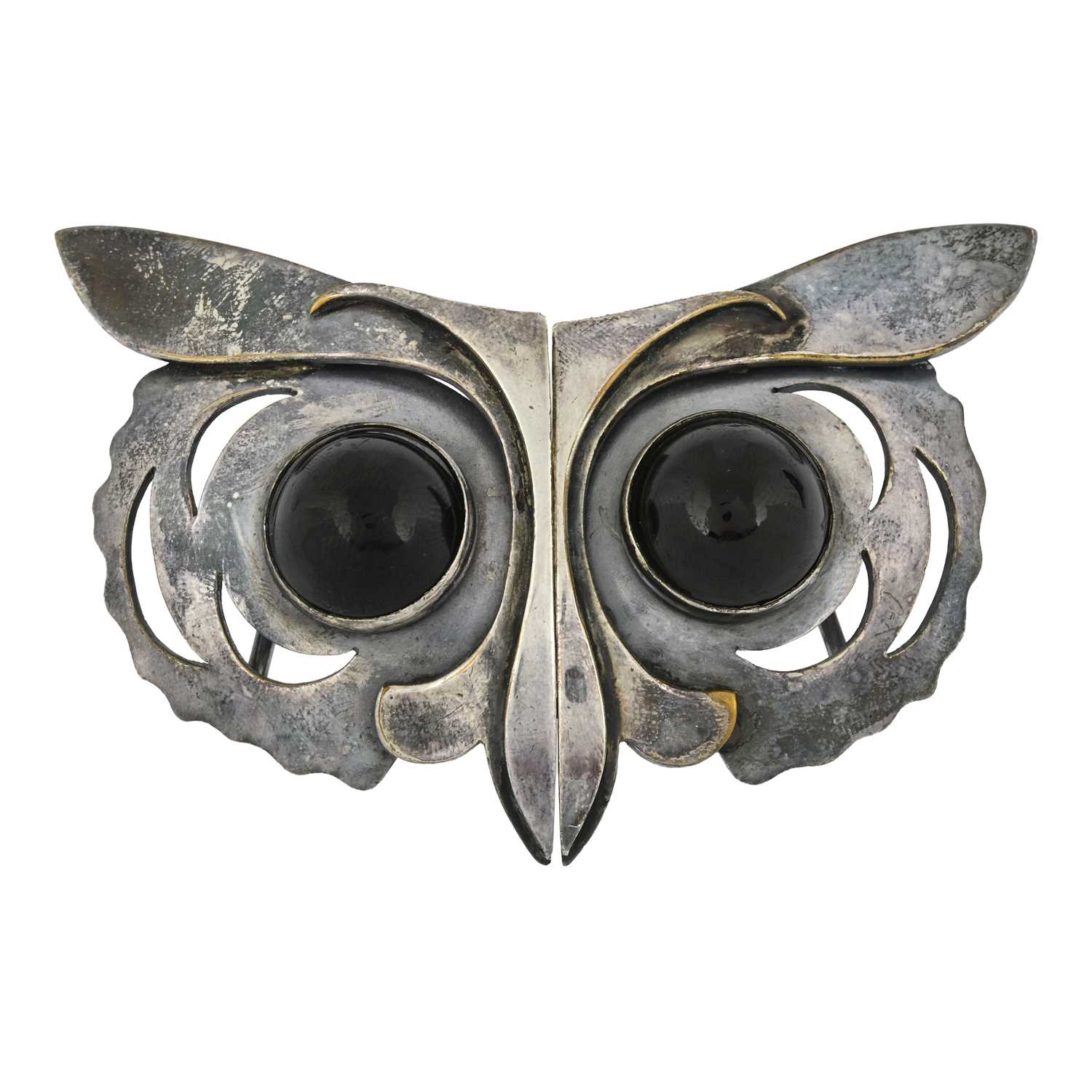 Lot 80 - An owl buckle, with black paste eye detail, Tadema Gallery fitted case