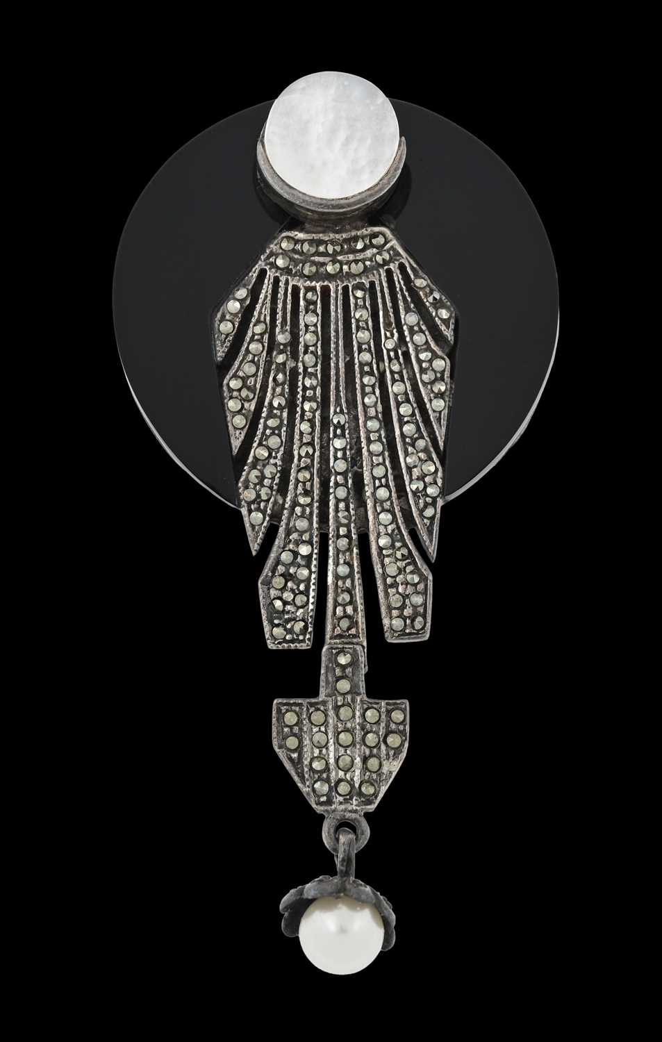 Lot 77 - An Art Deco marcasite, onyx and pearl brooch