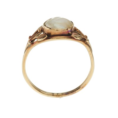 Lot 75 - An Arts and Crafts gold blister pearl ring, attributed to Liberty
