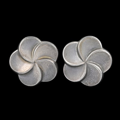 Lot 66 - Georg Jensen, a pair of floral cufflinks