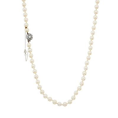 Lot 86 - An early 20th century cultured pearl single strand necklace, with old-cut diamond cluster clasp