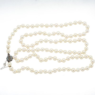 Lot 86 - An early 20th century cultured pearl single strand necklace, with old-cut diamond cluster clasp