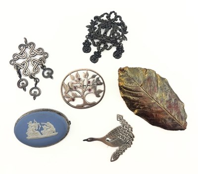 Lot 469 - A selection of silver and white metal brooches