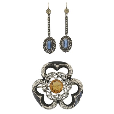 Lot 521 - A late Victorian Scottish gem set brooch and a pair of early 20th century earrings